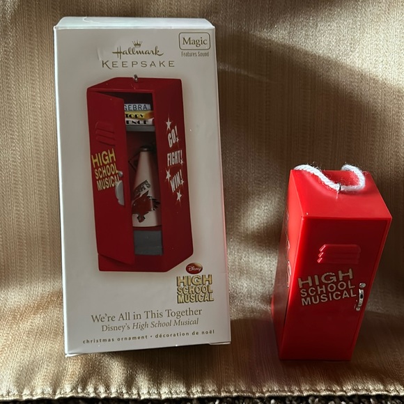 Hallmark:Keepsake;Disney High School Musical - Picture 1 of 4